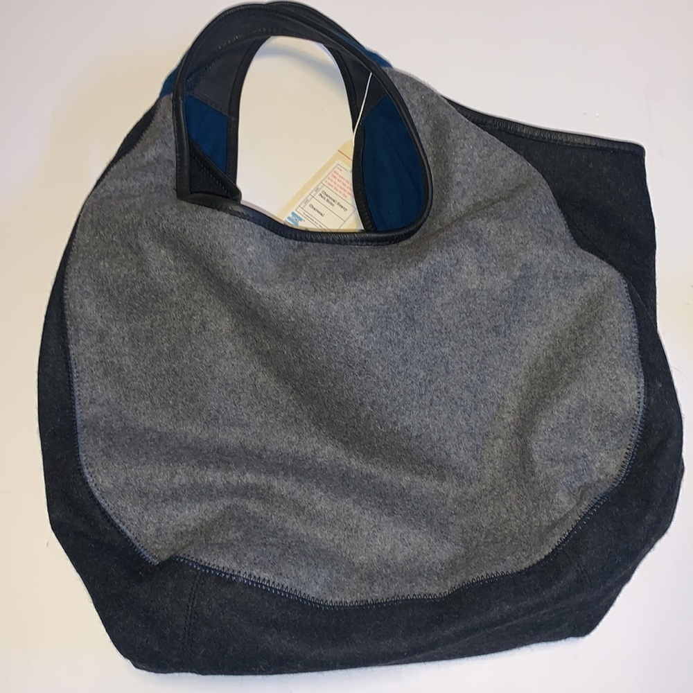 🆕 Toms Grey and Blue Felted Wool Bucket Purse - Picture 4 of 6